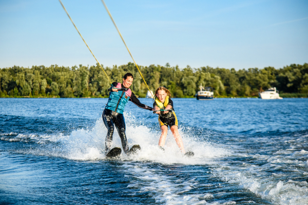 Waterskiën moeder en dochter